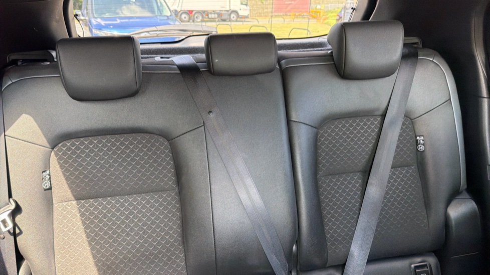 Nissan Juke 1.0 DiG-T 114 N-Connecta 5dr Petrol Hatchback - Image 15