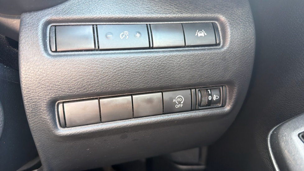 Nissan Juke 1.0 DiG-T 114 N-Connecta 5dr Petrol Hatchback - Image 23