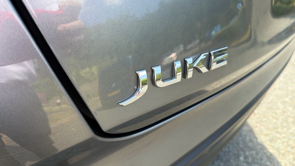 Nissan Juke 1.0 DiG-T 114 N-Connecta 5dr Petrol Hatchback - Image 34