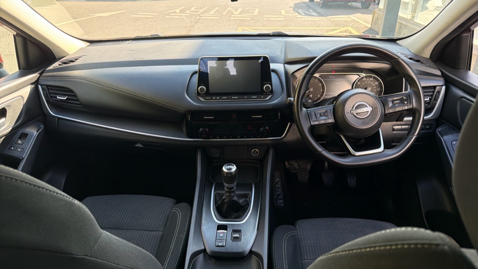 Nissan Qashqai 1.3 DiG-T MH Acenta Premium 5dr Petrol Hatchback - Image 10