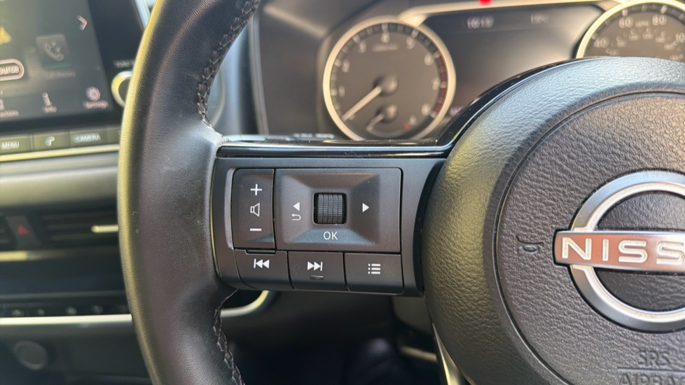 Nissan Qashqai 1.3 DiG-T MH Acenta Premium 5dr Petrol Hatchback - Image 21