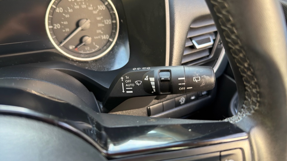 Nissan Qashqai 1.3 DiG-T MH Acenta Premium 5dr Petrol Hatchback - Image 24