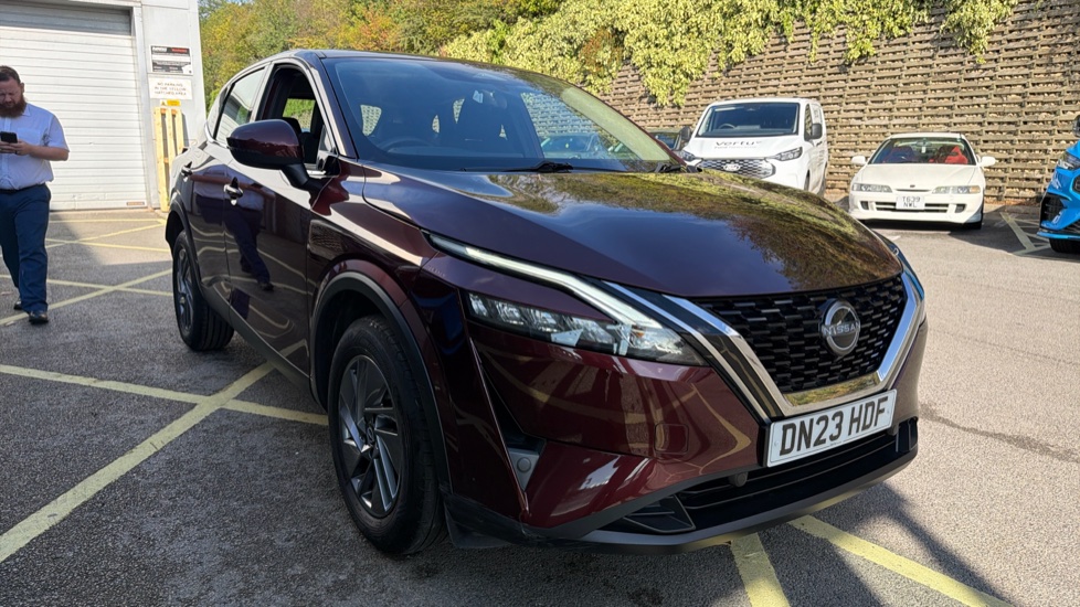 Nissan Qashqai 1.3 DiG-T MH Acenta Premium 5dr Petrol Hatchback - Image 39