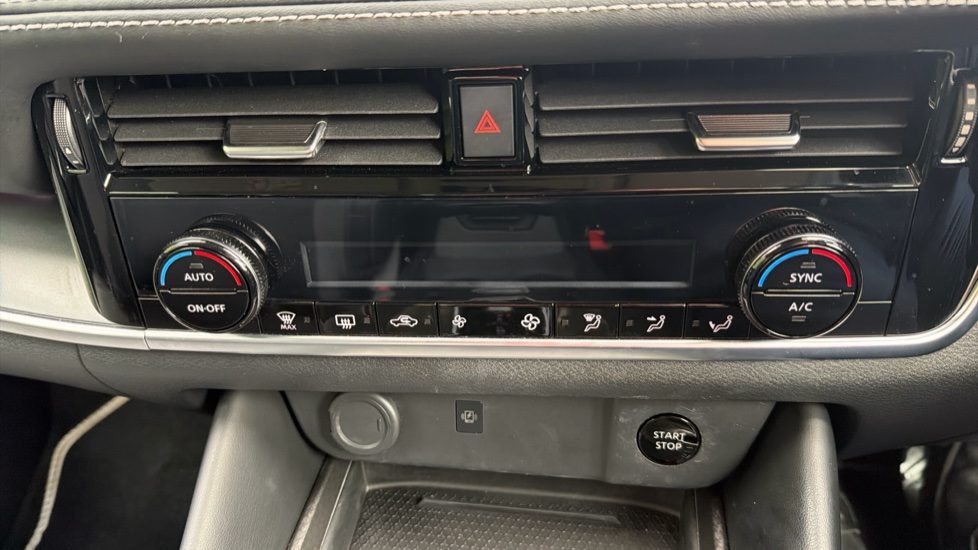 Nissan Qashqai 1.5 E-Power N-Connecta 5dr Auto Hybrid Hatchback - Image 27