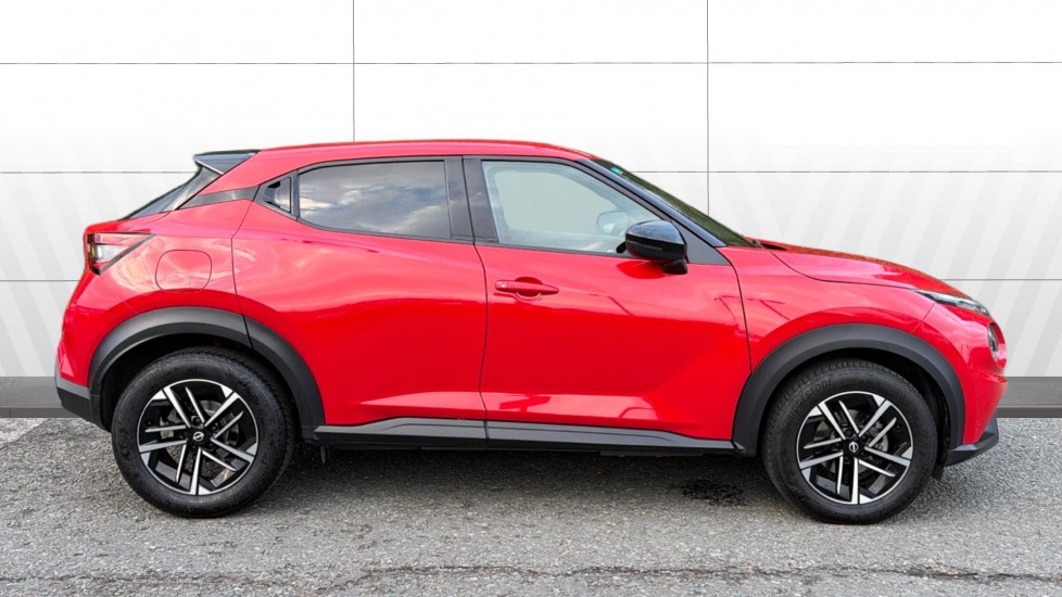 Nissan Juke 1.0 DiG-T N-Connecta 5dr DCT Petrol Hatchback - Image 5