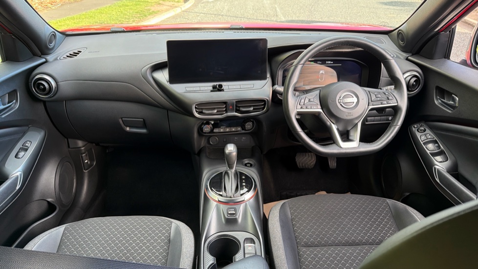 Nissan Juke 1.0 DiG-T N-Connecta 5dr DCT Petrol Hatchback - Image 10
