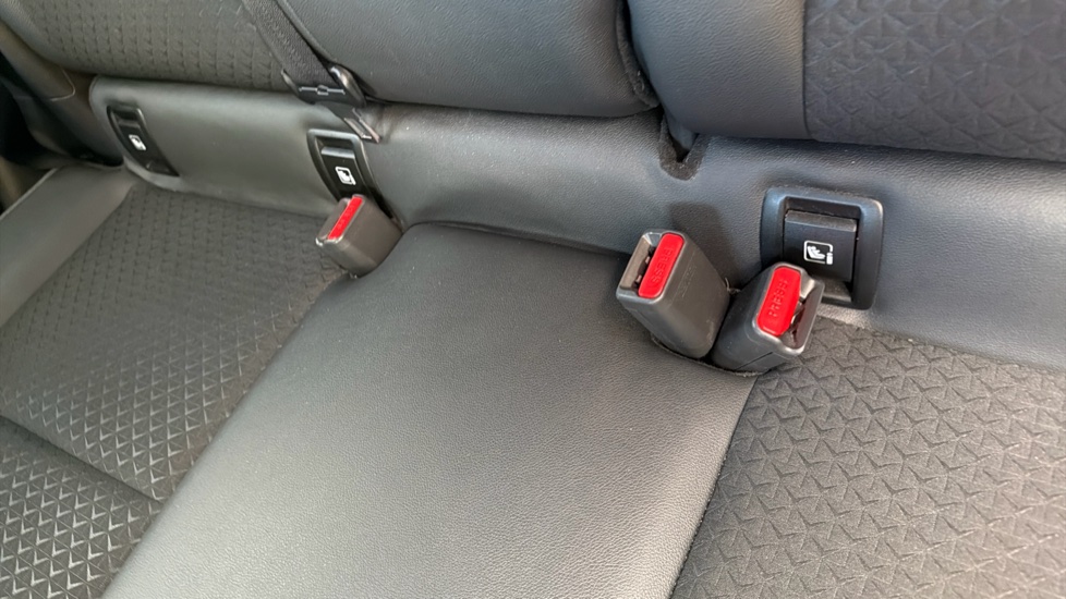 Nissan Juke 1.0 DiG-T N-Connecta 5dr DCT Petrol Hatchback - Image 17