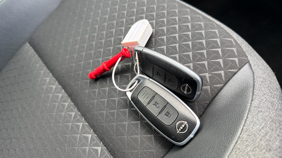 Nissan Juke 1.0 DiG-T N-Connecta 5dr DCT Petrol Hatchback - Image 19