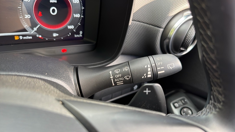 Nissan Juke 1.0 DiG-T N-Connecta 5dr DCT Petrol Hatchback - Image 24