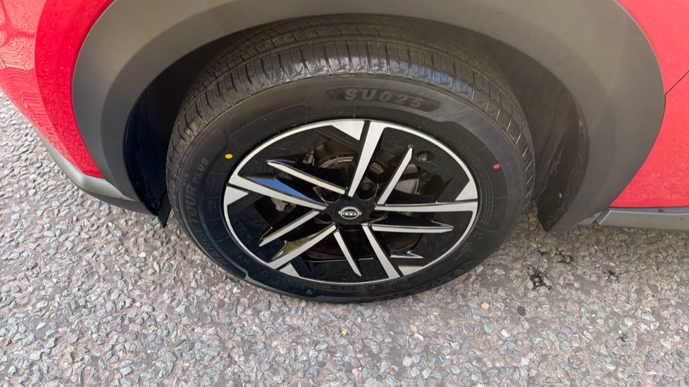 Nissan Juke 1.0 DiG-T N-Connecta 5dr DCT Petrol Hatchback - Image 39