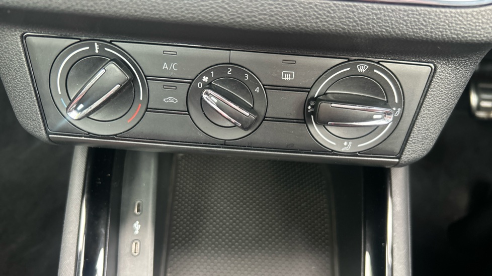 Skoda Kamiq 1.0 TSI 110 Monte Carlo 5dr Petrol Hatchback - Image 34