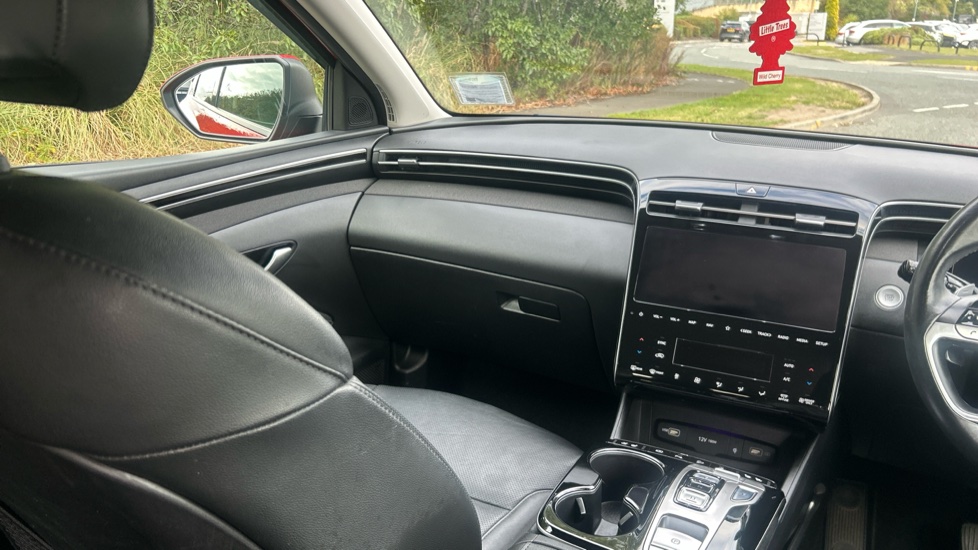Hyundai TUCSON 1.6 TGDi Hybrid 230 Ultimate 5dr 2WD Auto Hybrid Estate - Image 14
