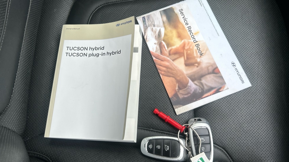 Hyundai TUCSON 1.6 TGDi Hybrid 230 Ultimate 5dr 2WD Auto Hybrid Estate - Image 19