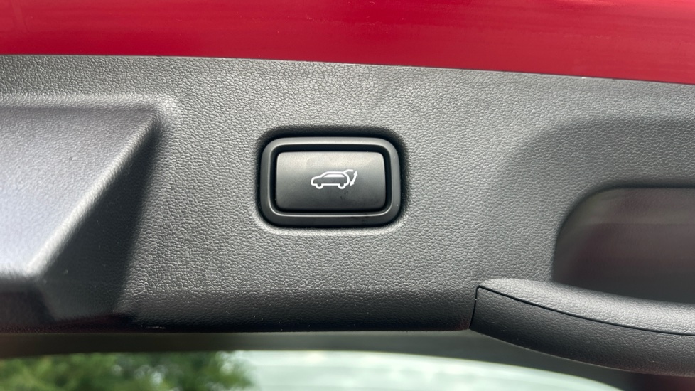 Hyundai TUCSON 1.6 TGDi Hybrid 230 Ultimate 5dr 2WD Auto Hybrid Estate - Image 21