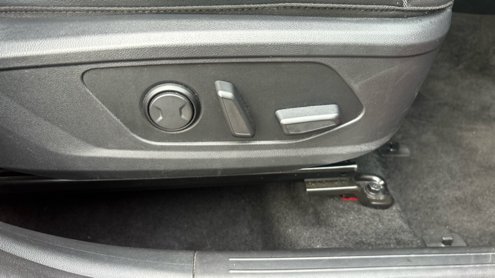 Hyundai TUCSON 1.6 TGDi Hybrid 230 Ultimate 5dr 2WD Auto Hybrid Estate - Image 26