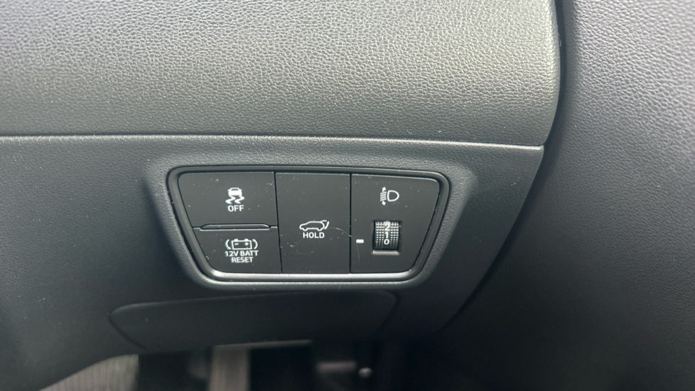Hyundai TUCSON 1.6 TGDi Hybrid 230 Ultimate 5dr 2WD Auto Hybrid Estate - Image 33