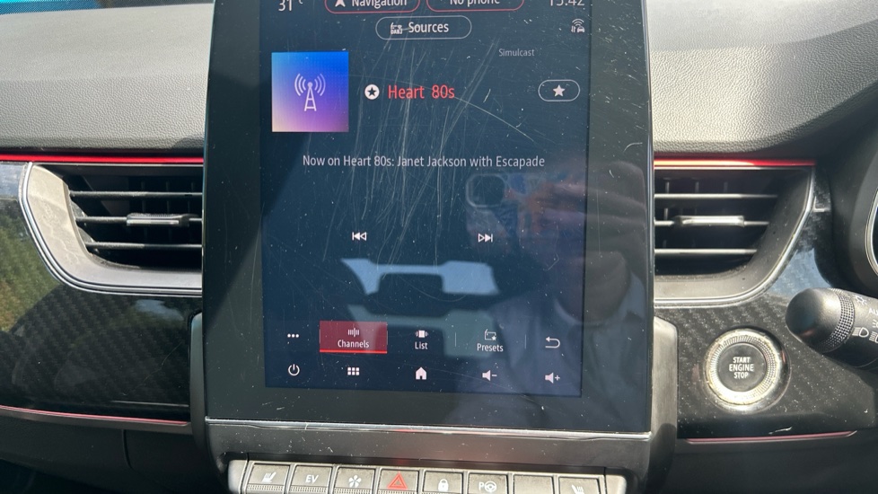 Renault Arkana 1.6 E-TECH Hybrid 145 R.S. Line 5dr Auto Hybrid Estate - Image 29
