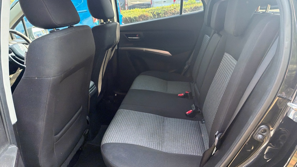 Suzuki S-Cross 1.4 Boosterjet 48V Hybrid Motion 5dr Petrol Hatchback - Image 16