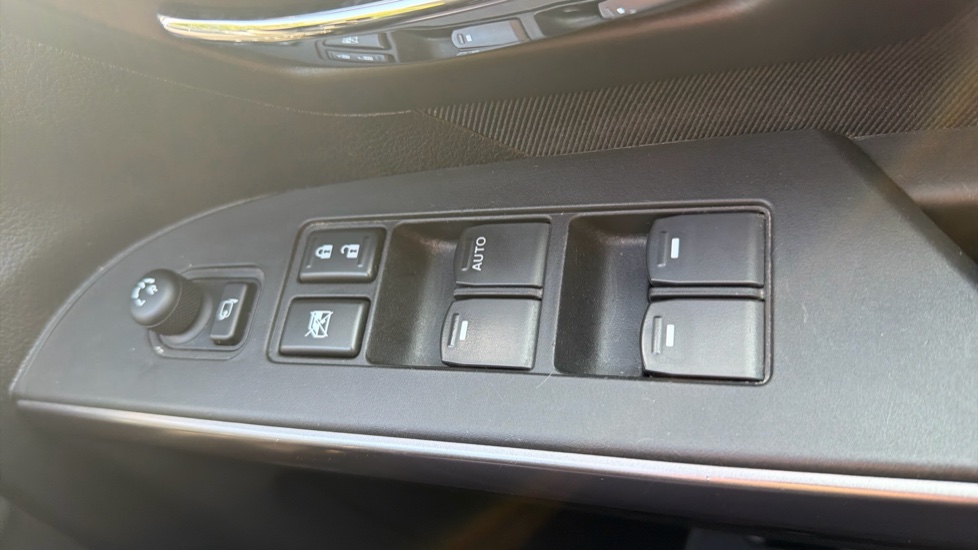 Suzuki S-Cross 1.4 Boosterjet 48V Hybrid Motion 5dr Petrol Hatchback - Image 24