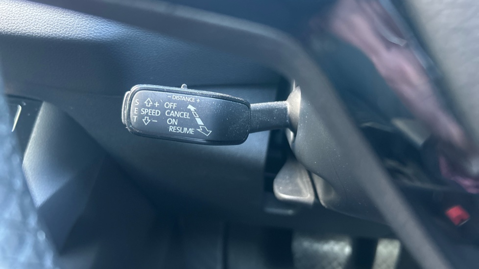 Skoda Karoq 1.5 TSI SE L 5dr DSG Petrol Estate - Image 30