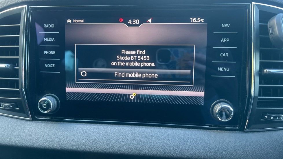 Skoda Karoq 1.5 TSI SE L 5dr DSG Petrol Estate - Image 33