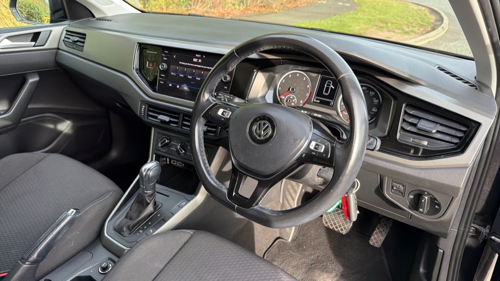 Volkswagen Polo 1.0 TSI 95 SE 5dr DSG Petrol Hatchback - Image 11
