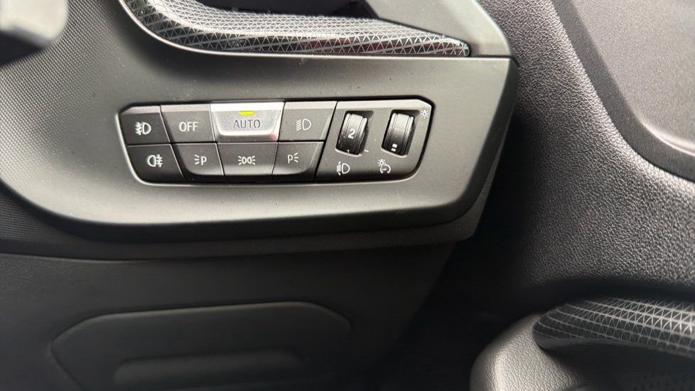 BMW 2 Series 218i [136] Sport 4dr [Live Cockpit Professional] Petrol Saloon - Image 23