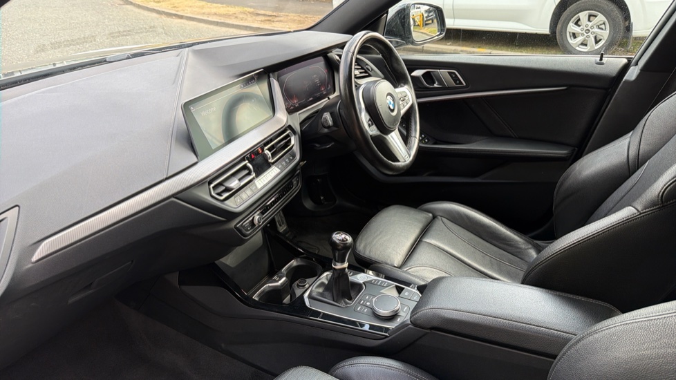 BMW 2 Series 218i [136] M Sport 4dr Petrol Saloon - Image 9