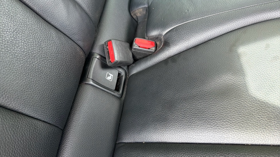 BMW 2 Series 218i [136] M Sport 4dr Petrol Saloon - Image 17