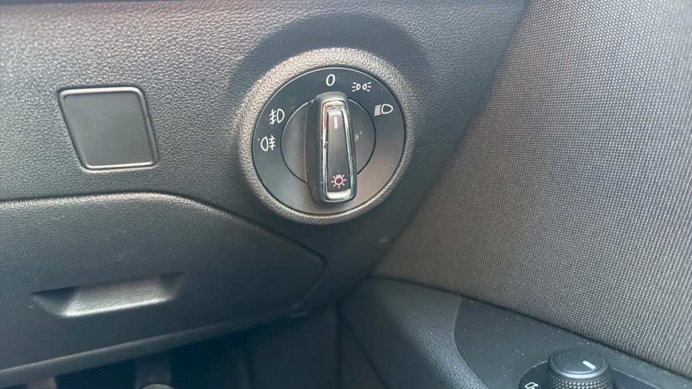 SEAT Leon 1.4 TSI 125 FR Technology 5dr Petrol Estate - Image 23