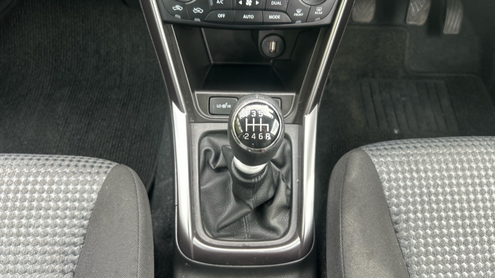 Suzuki S-Cross 1.4 Boosterjet 48V Hybrid Motion 5dr Petrol Hatchback - Image 13
