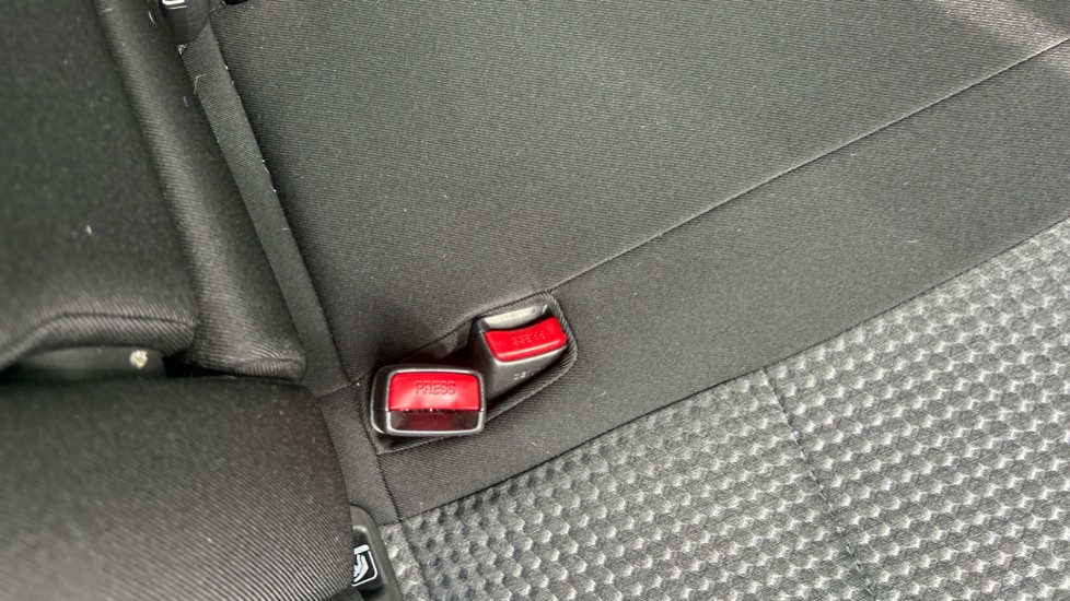 Suzuki S-Cross 1.4 Boosterjet 48V Hybrid Motion 5dr Petrol Hatchback - Image 17