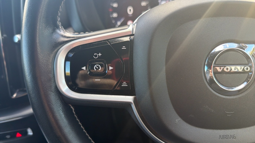 Volvo XC60 2.0 B4D R DESIGN 5dr Geartronic Diesel Estate - Image 21