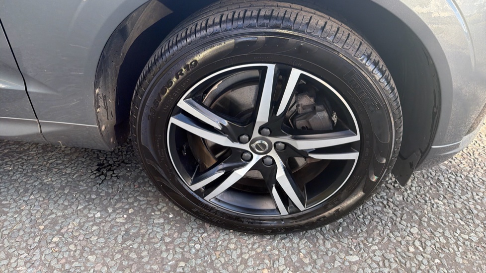 Volvo XC60 2.0 B4D R DESIGN 5dr Geartronic Diesel Estate - Image 31
