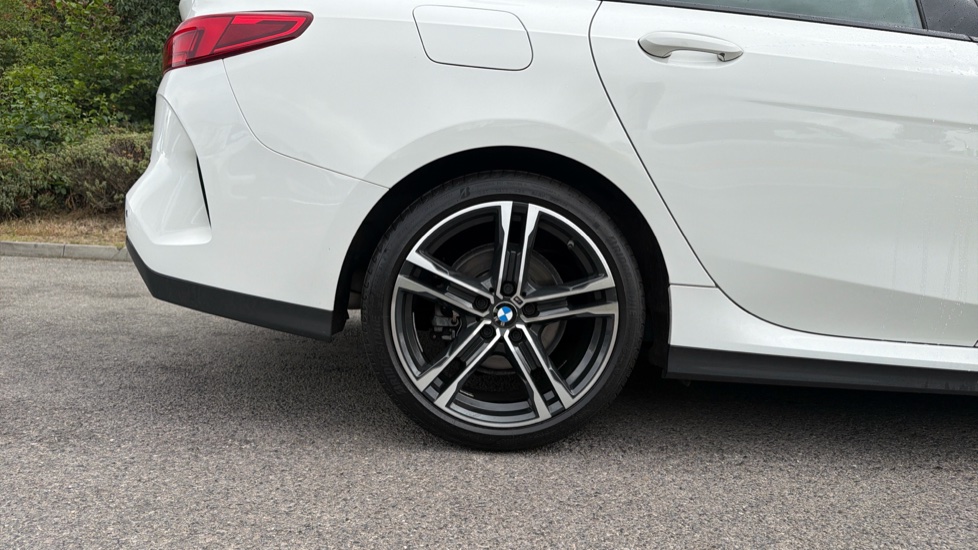 BMW 2 Series 218i [136] M Sport 4dr Petrol Saloon - Image 7