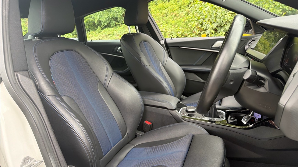 BMW 2 Series 218i [136] M Sport 4dr Petrol Saloon - Image 21