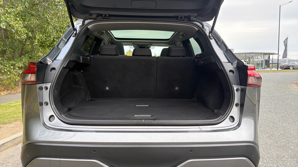 Nissan Qashqai 1.3 DiG-T MH N-Connecta 5dr Petrol Hatchback - Image 4
