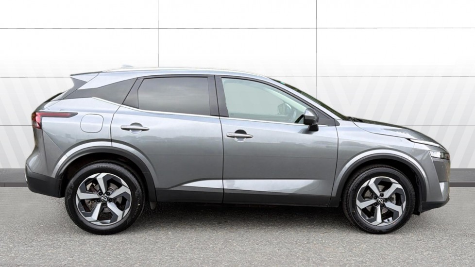 Nissan Qashqai 1.3 DiG-T MH N-Connecta 5dr Petrol Hatchback - Image 5