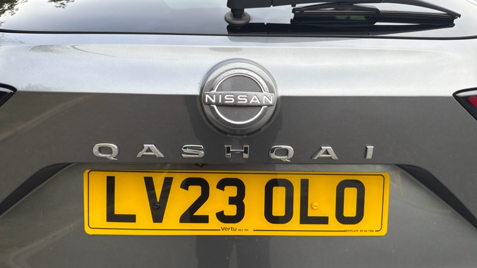 Nissan Qashqai 1.3 DiG-T MH N-Connecta 5dr Petrol Hatchback - Image 8