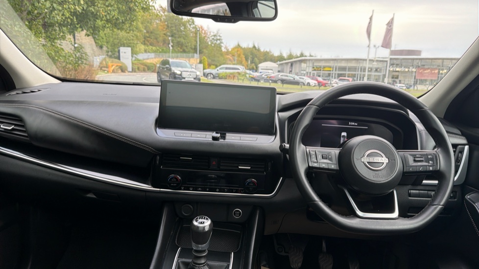 Nissan Qashqai 1.3 DiG-T MH N-Connecta 5dr Petrol Hatchback - Image 10