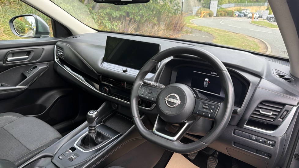 Nissan Qashqai 1.3 DiG-T MH N-Connecta 5dr Petrol Hatchback - Image 11