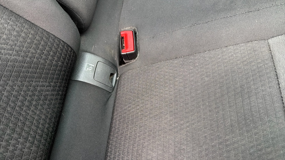 Nissan Qashqai 1.3 DiG-T MH N-Connecta 5dr Petrol Hatchback - Image 17