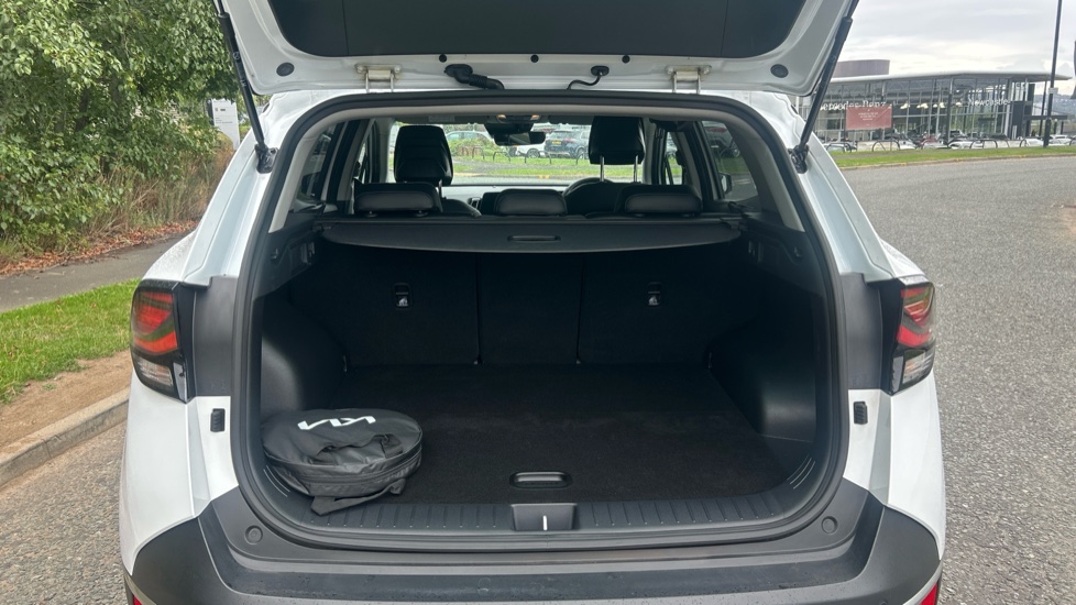 Kia Sportage 1.6T GDi PHEV 3 5dr Auto AWD Estate - Image 4