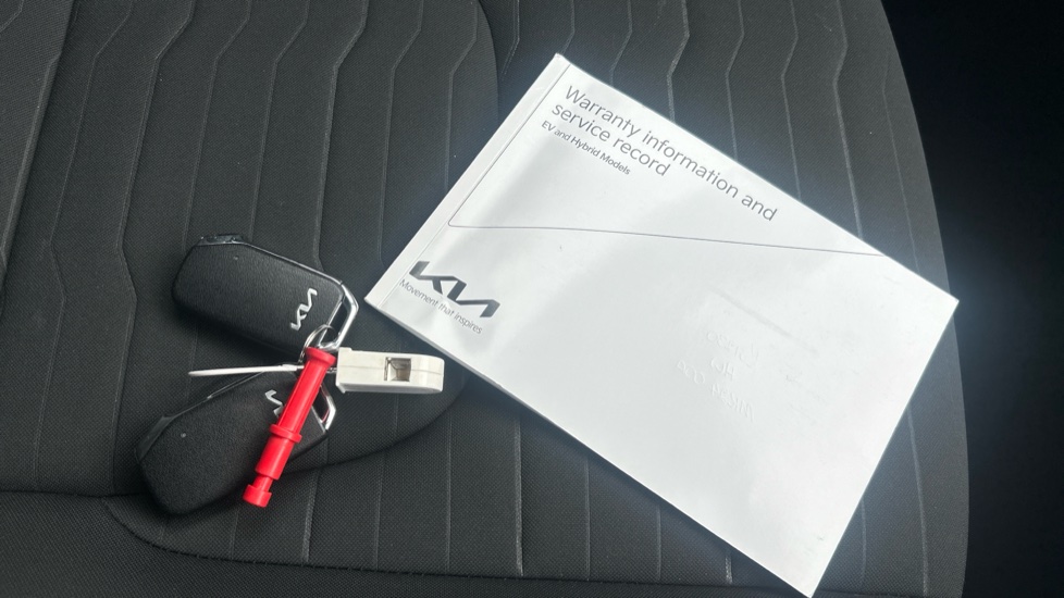 Kia Sportage 1.6T GDi PHEV 3 5dr Auto AWD Estate - Image 19