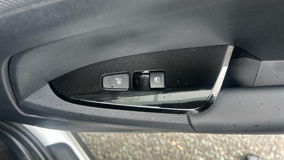 Kia Sportage 1.6T GDi PHEV 3 5dr Auto AWD Estate - Image 27