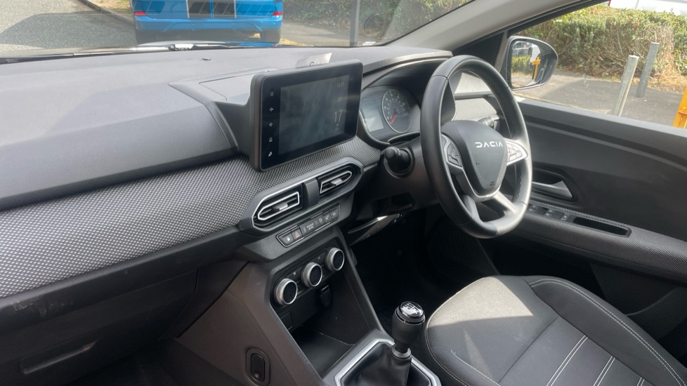 Dacia Jogger 1.0 TCe Expression 5dr Petrol Estate - Image 9