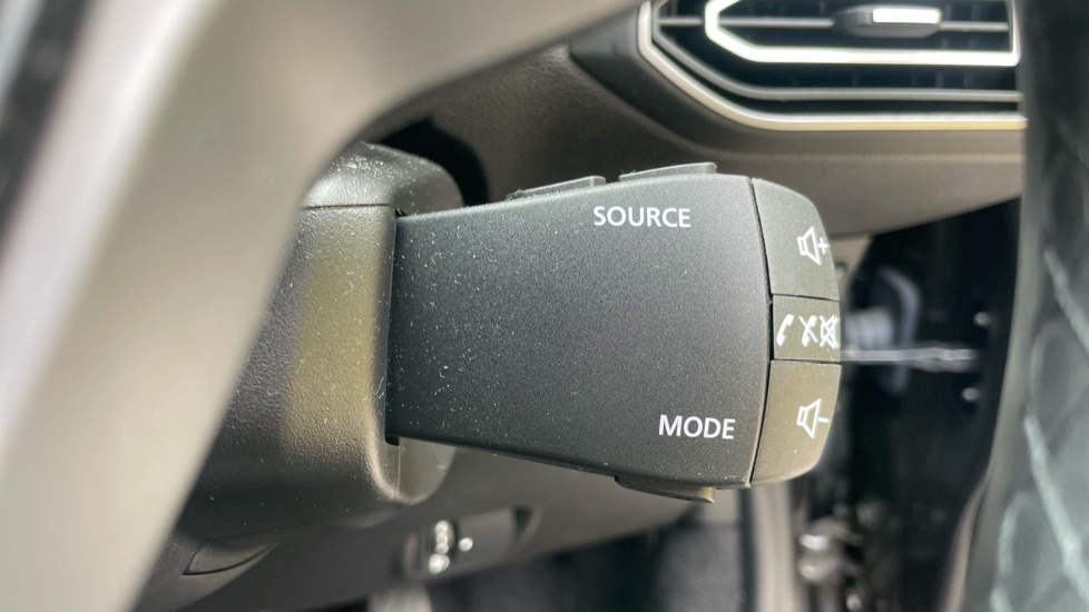 Dacia Jogger 1.0 TCe Expression 5dr Petrol Estate - Image 26