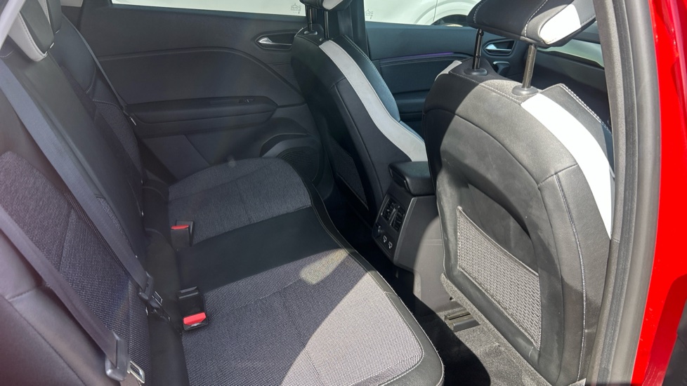 Renault Captur 1.6 E-Tech full hybrid 145 Techno 5dr Auto Hybrid Hatchback - Image 16