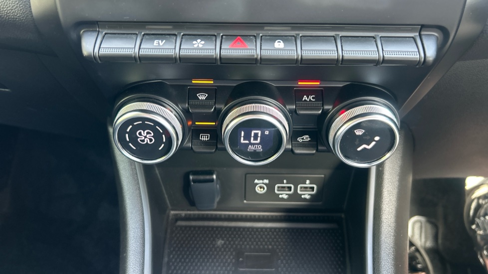 Renault Captur 1.6 E-Tech full hybrid 145 Techno 5dr Auto Hybrid Hatchback - Image 30