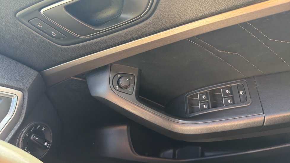 SEAT Ateca 1.5 TSI EVO Xperience 5dr Petrol Estate - Image 26